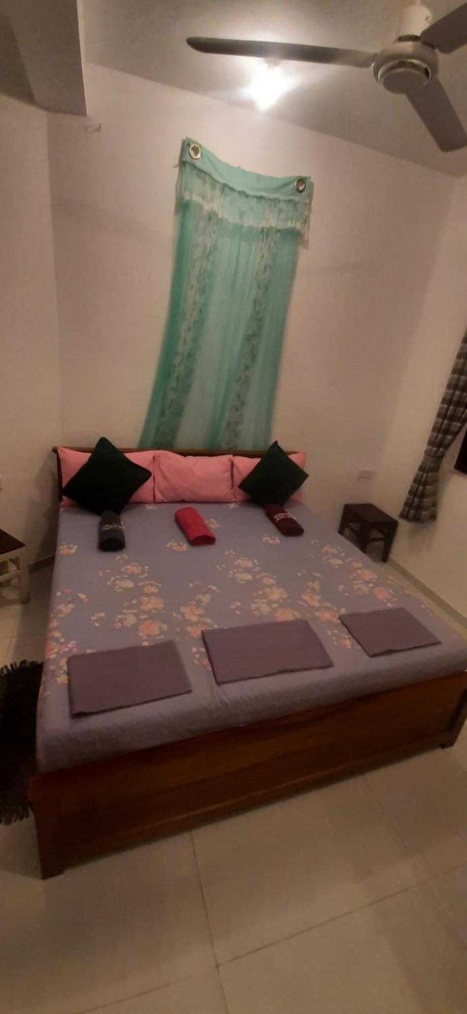 Weerakoon Garden Guest Hotel Hikkaduwa Ngoại thất bức ảnh