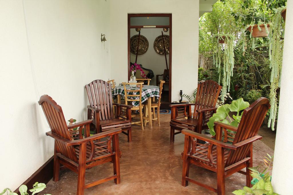 Weerakoon Garden Guest Hotel Hikkaduwa Ngoại thất bức ảnh